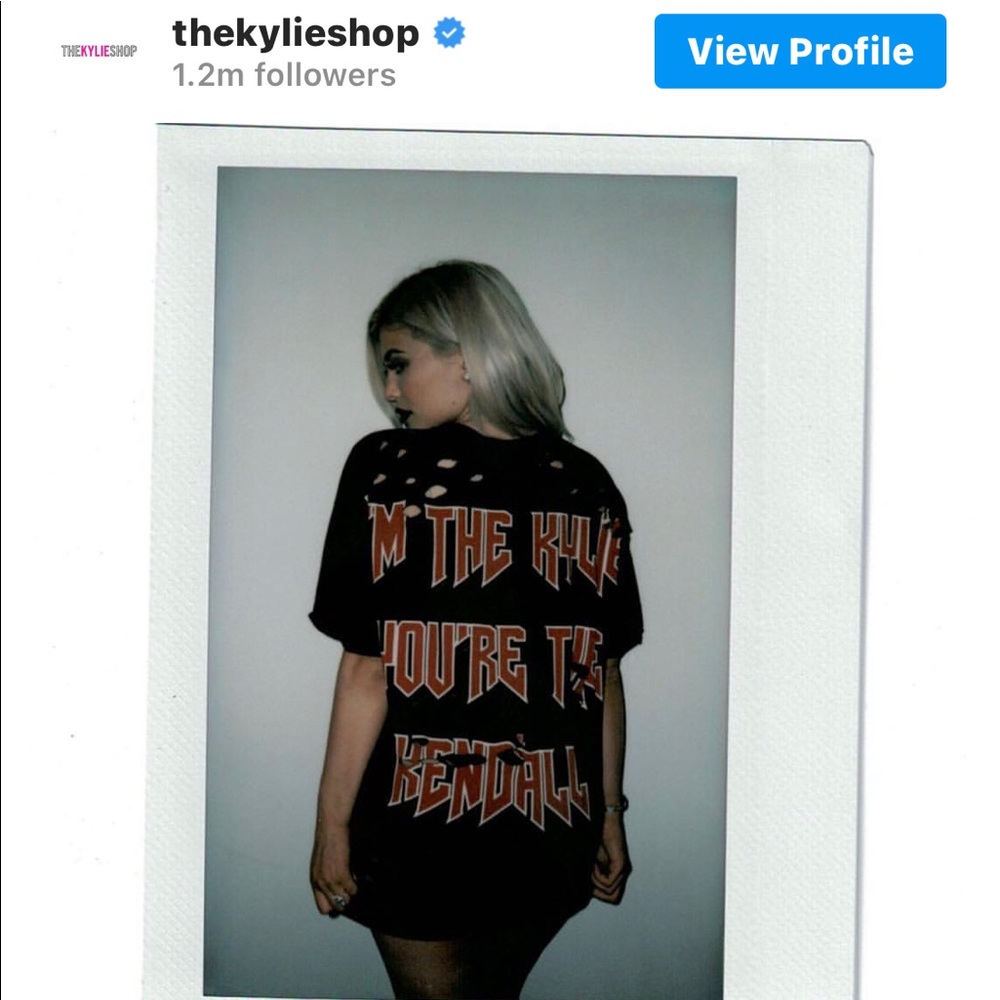 KYLIE JENNER I’m the Kylie You’re the Kendall Tee